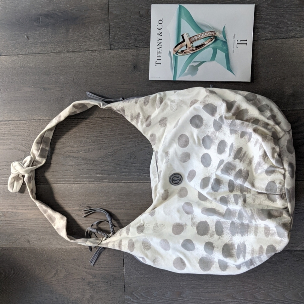 Lululemon bag